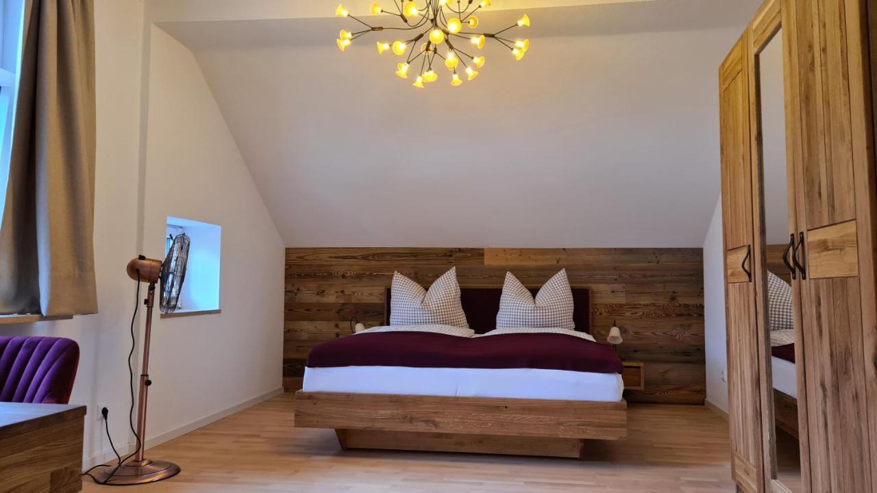 Bunter Hirsch Ferienwohnung Im Garmischer Zentrum Garmisch-Partenkirchen Exterior foto