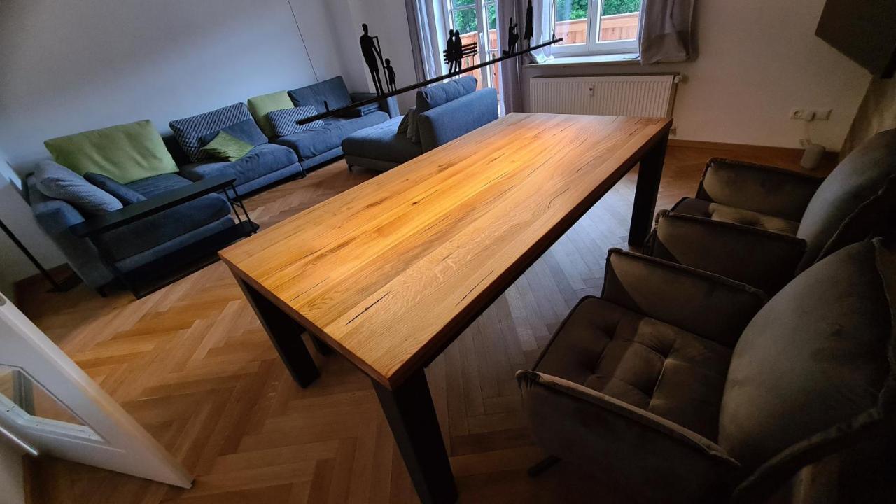 Bunter Hirsch Ferienwohnung Im Garmischer Zentrum Garmisch-Partenkirchen Exterior foto