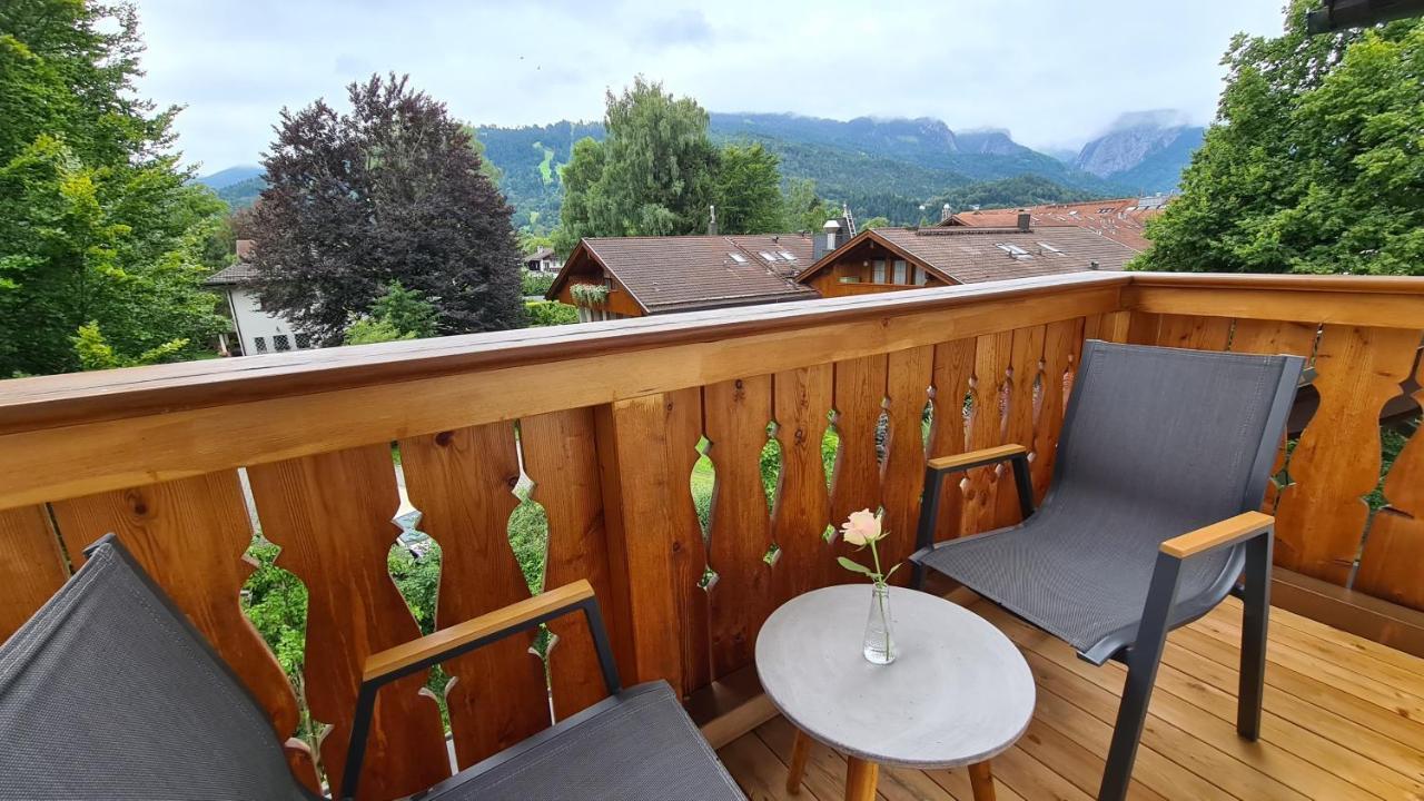Bunter Hirsch Ferienwohnung Im Garmischer Zentrum Garmisch-Partenkirchen Exterior foto