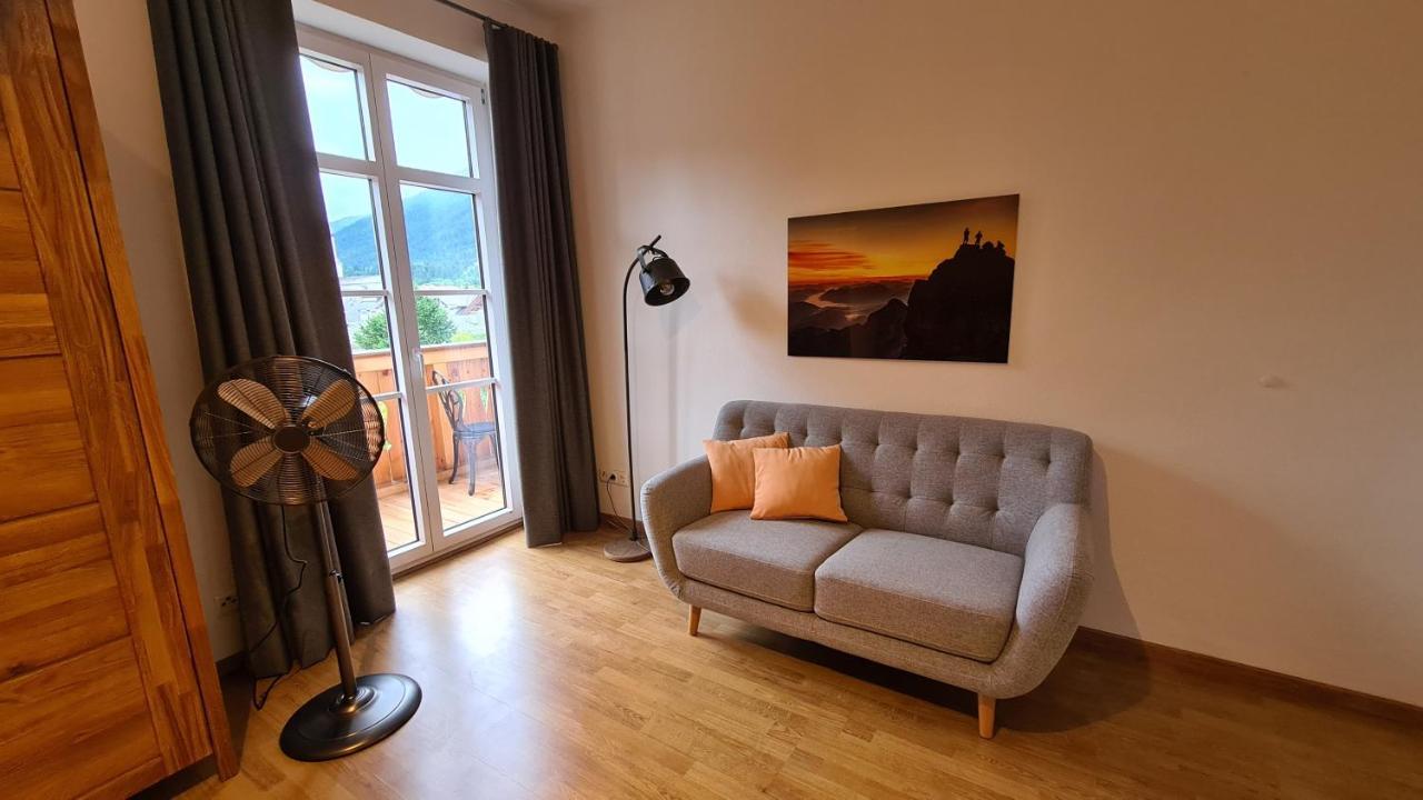Bunter Hirsch Ferienwohnung Im Garmischer Zentrum Garmisch-Partenkirchen Exterior foto