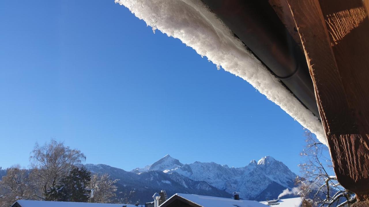 Bunter Hirsch Ferienwohnung Im Garmischer Zentrum Garmisch-Partenkirchen Exterior foto